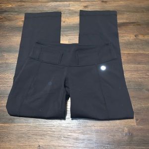 🍋 LULULEMON TALL BLACK CROPPED SZ 4 🍋